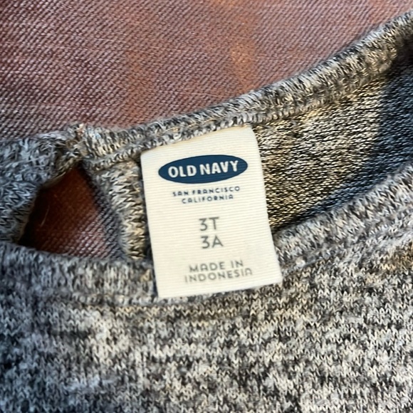 Lot of 3 pieces of cute toddler clothing!! - Picture 5 of 9